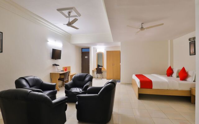Capital O 16350 Infocity Club And Resort