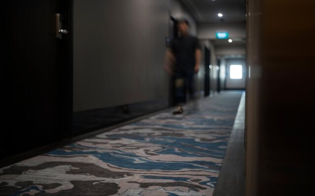 V Hotel Lavender