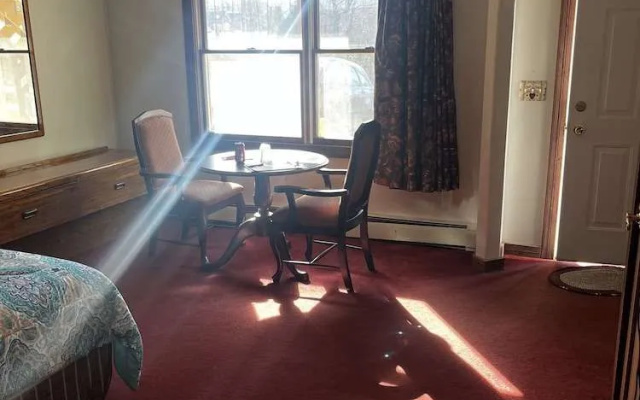 Grand Howell Inn