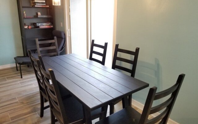 206 on 10th St - All