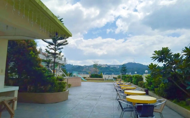 26 GARDEN Deck with a VIEW