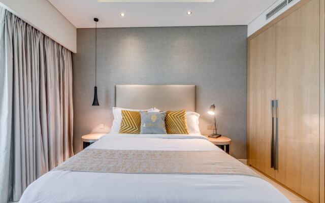 GLOBALSTAY. DAMAC Tower Paramount