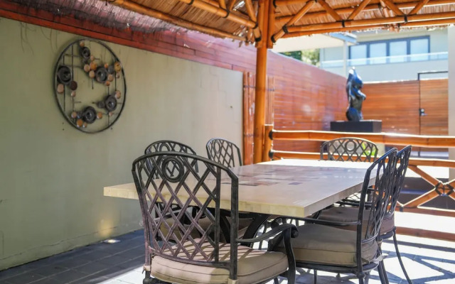 Waterfront Home - Gorgeous Views - 2 Bed