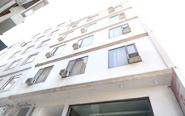 OYO 10318 Hotel Sukhman Residency