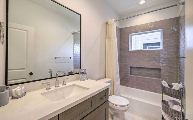 Houston Vacation Rental w/ Wifi Near Downtown