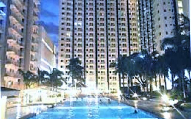 SM North EDSA Staycation Grass Residences QC