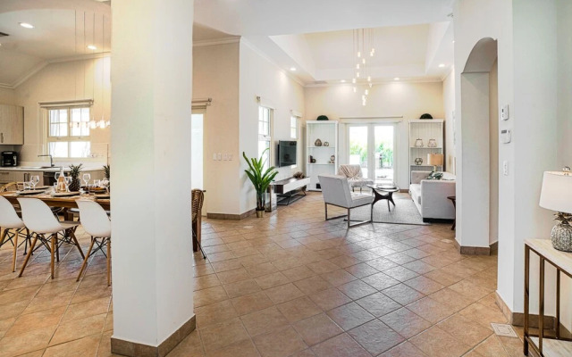 Luxury Pool Villa With View! Cabana, Bbq, 3min/beach, in Tierra del Sol!