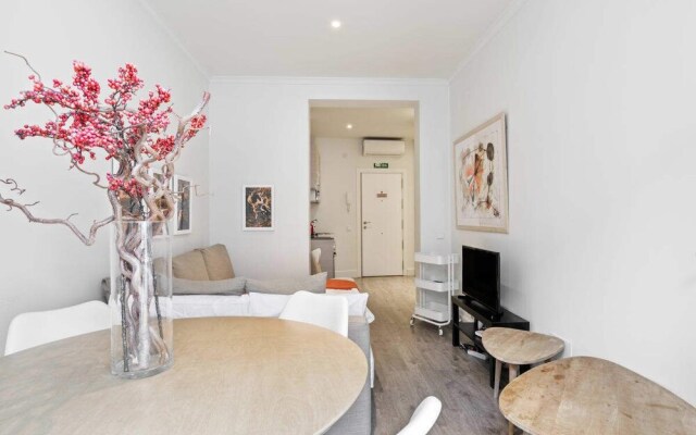 Bright Cosy One-Bedroom Apartment in Centro, Madrid