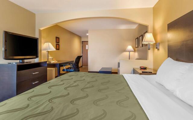 Quality Inn & Suites Lenexa Kansas City