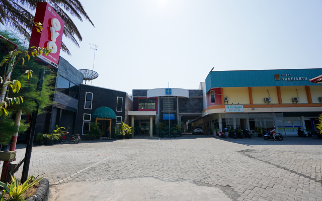 OYO 1652 Hotel Tampiarto