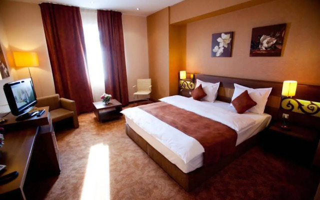 Top Rooms Aparthotel