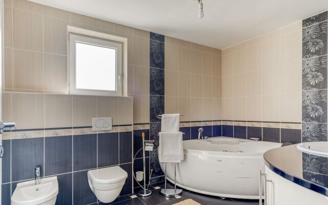 Serene Holiday Home in Zagreb With Jacuzzi