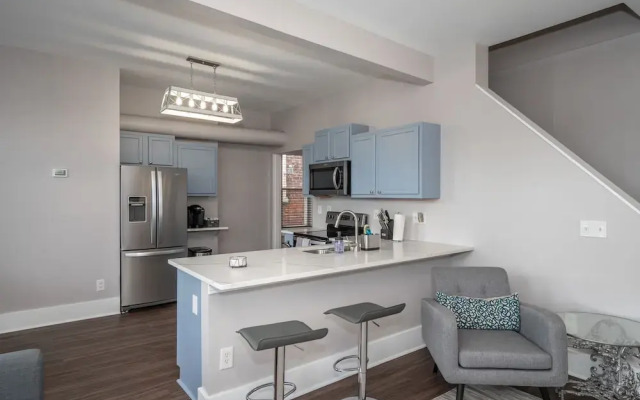 Heart of Mainstrasse Apt 4