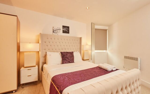 Modern Leeds City Apartment