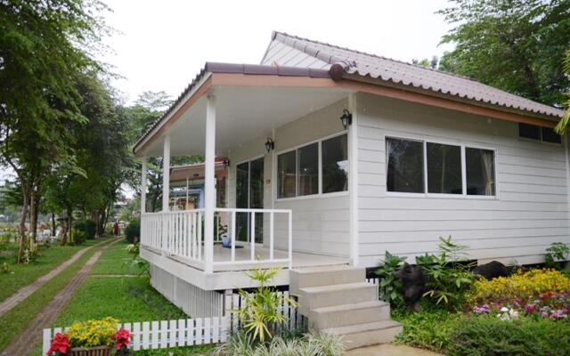 Giant House Riverside