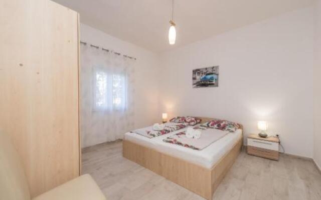 Six-Bedroom Holiday Home in Bibinje