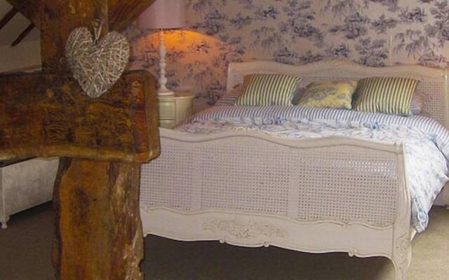 Wollaston Lodge