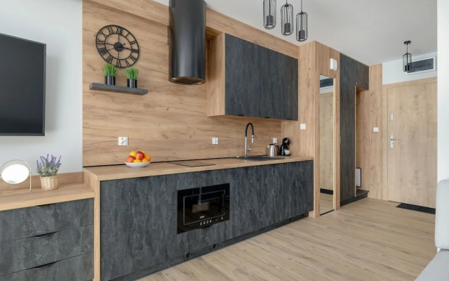 Amazing Studio With Balcony by Renters