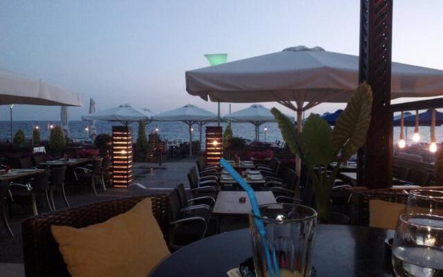 EVRIDIKI Home 50m from the beach