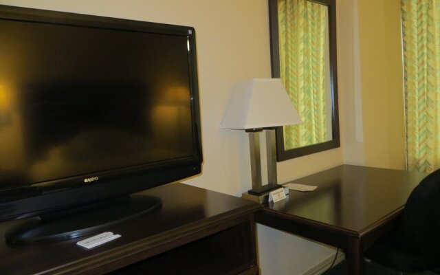 Echo Hotel & Conference Center