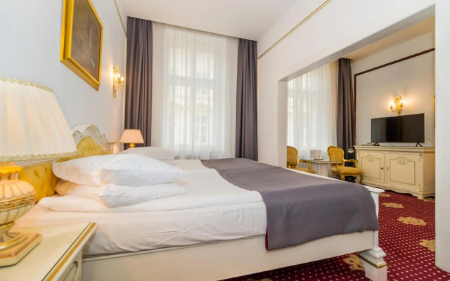 Hotel Imparatul Romanilor