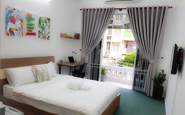 HoLo Fairy House Saigon Serviced HomeStay