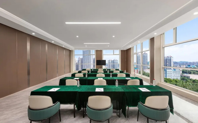 Days Hotel By Wyndham Weihai Huoju Eight Street