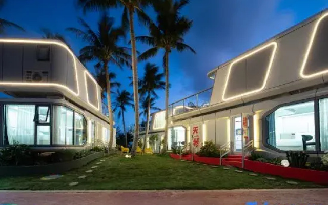 Wenchang Longlou Space Capsule Club