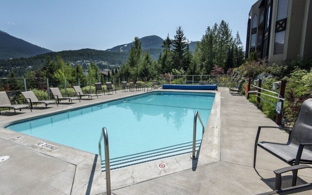 Ironwoods Blueberry Hill by Whistler VR