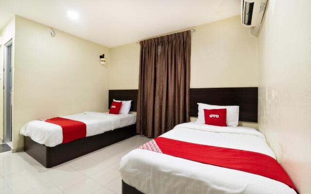 OYO 89960 Manjung Inn Hotel