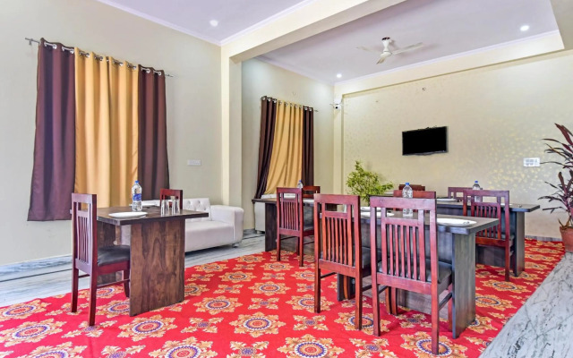 Collection O 83225 Hotel Shri Ganesh