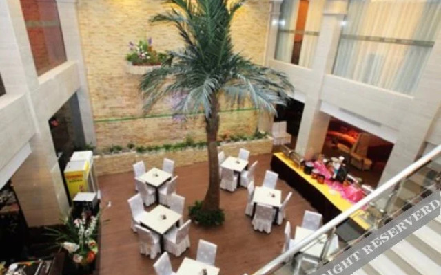 Yijing Holiday Hotel