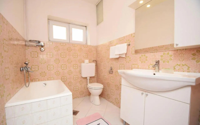 Apartment Škeva