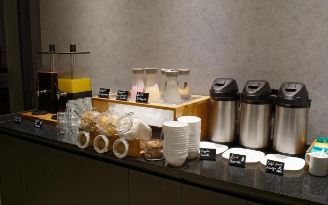 Golden Tower Express Nações Unidas by Fênix Hotéis