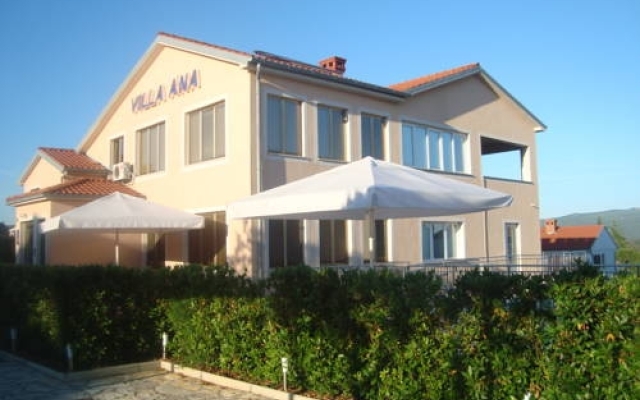 Villa Ana