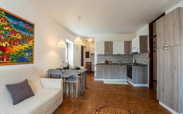 Apartment in a hamlet with lake view - Larihome A05