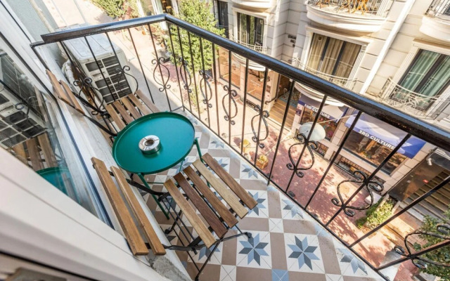 Central and Stylish Flat in the Heart of Beyoglu