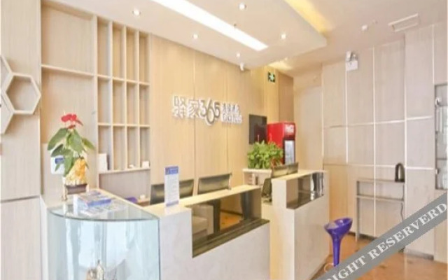 EAKA365 Chain Hotel (Dalian Railway Station Zhongshan Square)