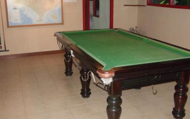 Strawberry Hill Hotel & Restaurant