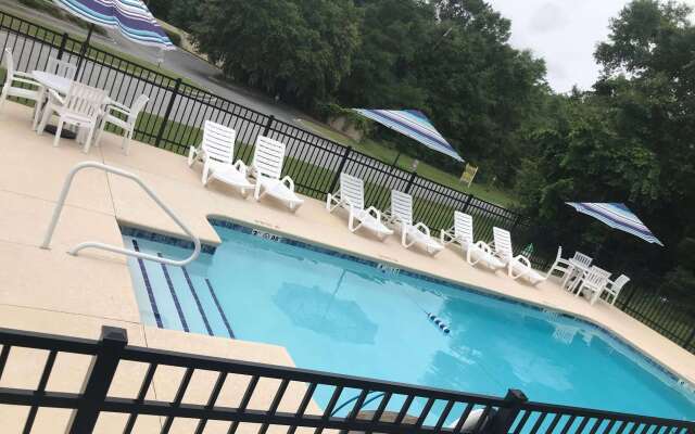 Baymont by Wyndham Lake Park Valdosta I-75