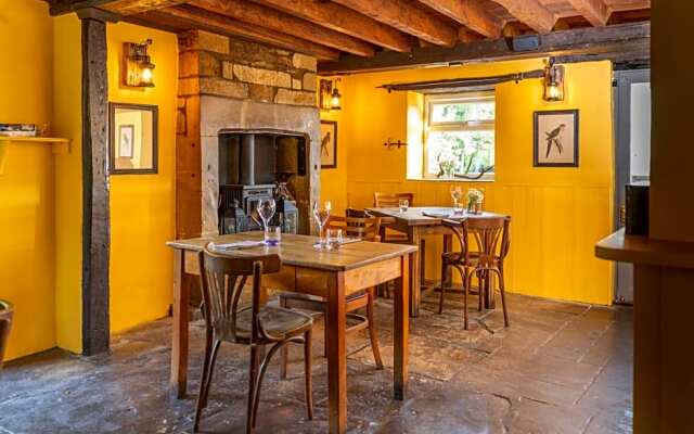 Rising Sun Pub, Restaurant and Rooms