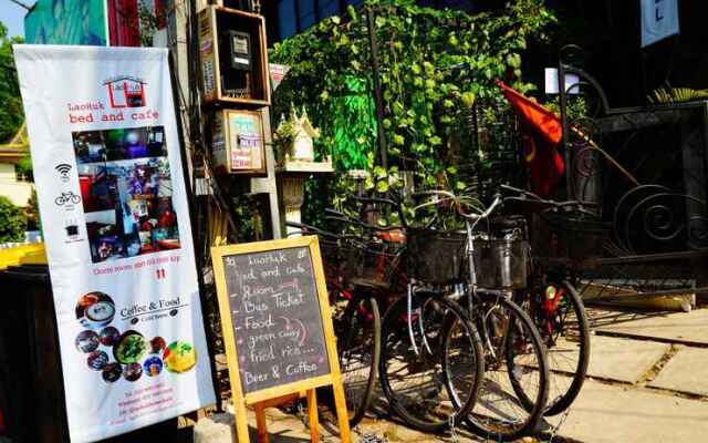 Lao Huk Bed and Cafe - Hostel