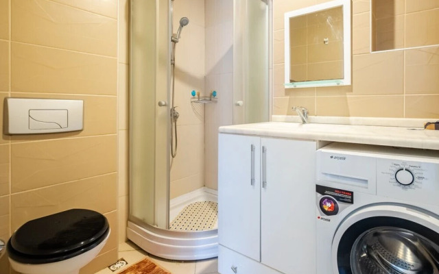 Vibrant Studio Flat Near Taksim Square