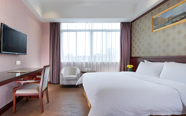 Vienna Hotel Guangzhou Panyu Chimelong Shiqiao Metro Station