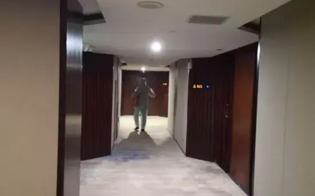 Tianlun Huangchao International Hotel(Chibi North Railway Station)
