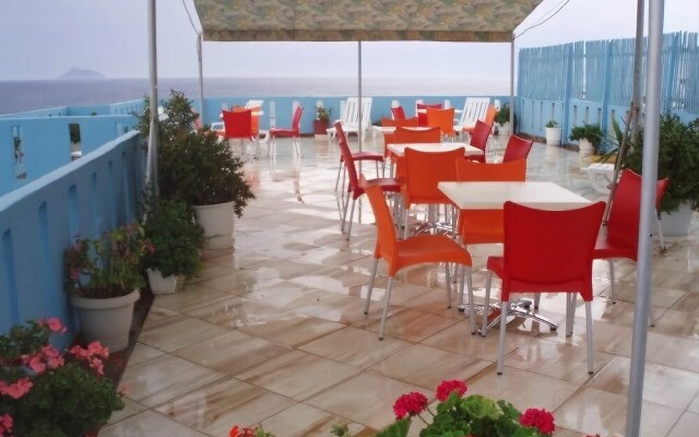 Kostas Rooms & Apartments