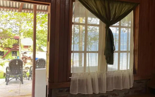 Muaro Beach Bungalow