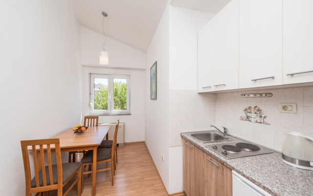 Apartment Antonia 220m From the Beach