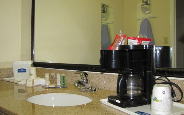 Howard Johnson Express Inn - Tallahassee