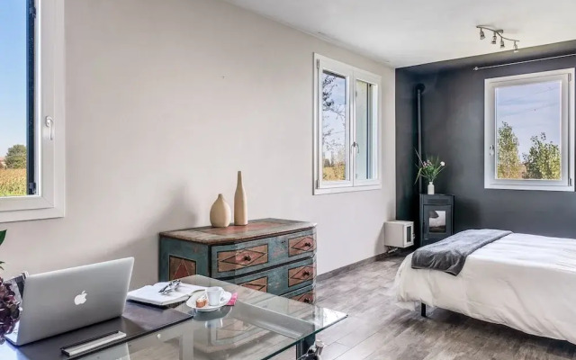 F Tale Country House